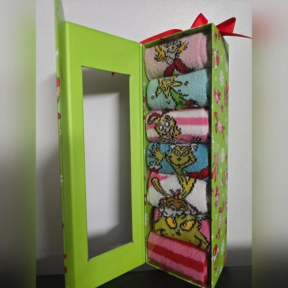 New Girls' Grinch 7 Days Of Cozy Kids Socks M/L 3-10